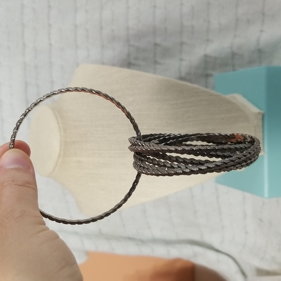 5/$25🌴Bangles Attached Set of 7 Textured Shinny Gun Metal Bracelets - Picture 4 of 4